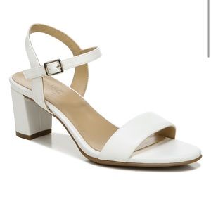 NWT Size 6 White Naturalizer Bristol Ankle Strap Sandals